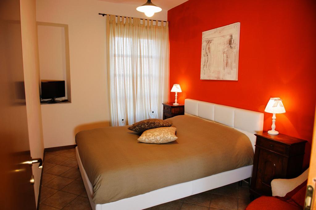 Agriturismo Paitin ألبا الغرفة الصورة
