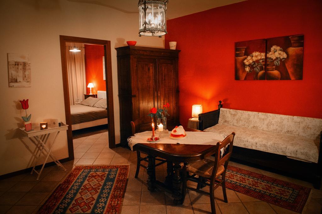 Agriturismo Paitin ألبا الغرفة الصورة